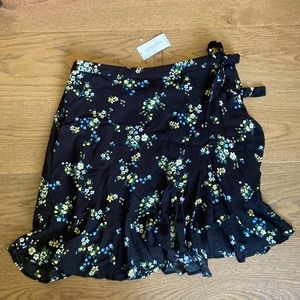 NWT - Banana Republic Floral Wrap Tie Front Mini Skirt